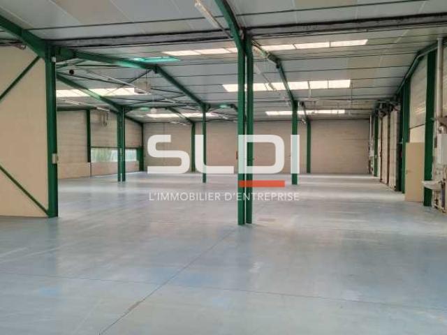 Locaux d'activités A LOUER - SAINT GENIS LAVAL - 1 438 m²