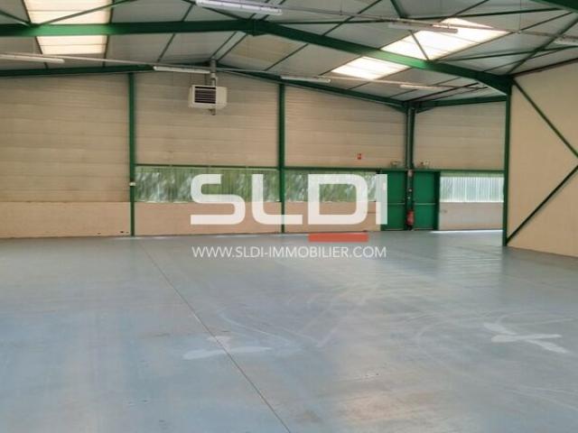 Locaux d'activités A LOUER - SAINT GENIS LAVAL - 1 438 m²