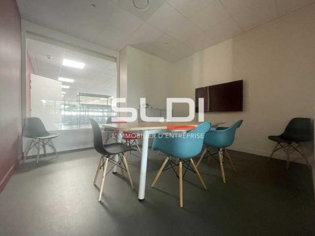 Bureaux A LOUER - CHAMPAGNE AU MONT D'OR - 300 m²
