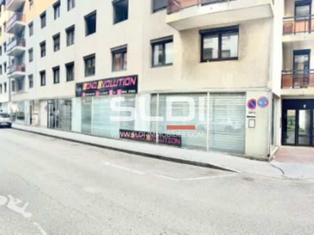 Commerces A VENDRE - VILLEURBANNE - 237 m²