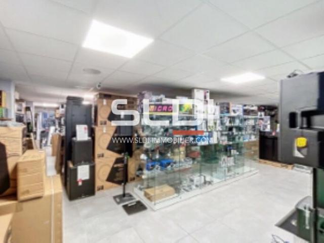Commerces A VENDRE - VILLEURBANNE - 237 m²