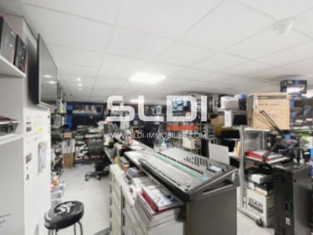 Commerces A VENDRE - VILLEURBANNE - 237 m²