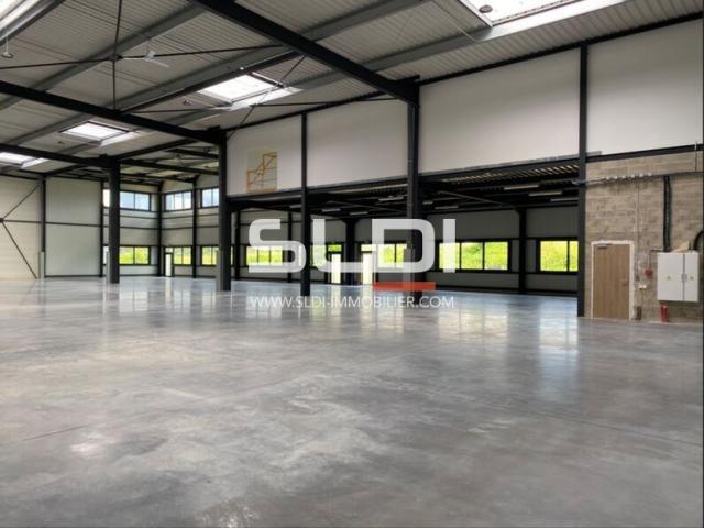 Locaux d'activités A VENDRE - VAULX EN VELIN - 1 402 m²