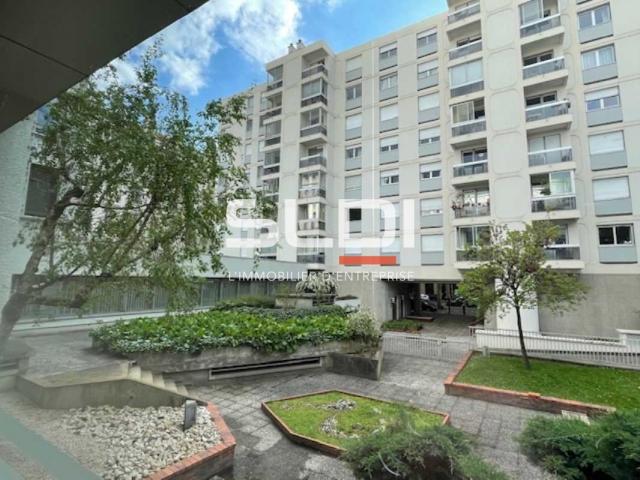 Bureaux A LOUER - LYON - 235 m²