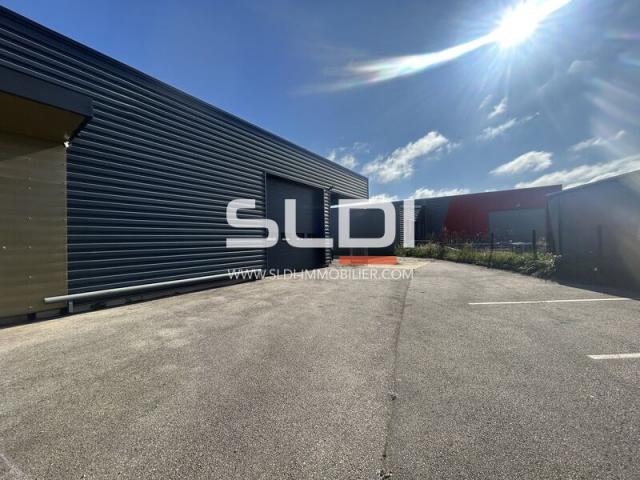 Locaux d'activités A LOUER - ARNAS - 550 m²