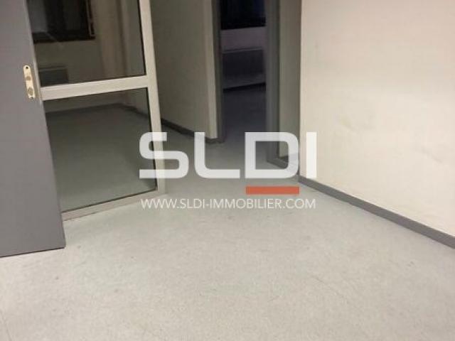 Locaux d'activités A LOUER - VILLEURBANNE - 1 227 m²