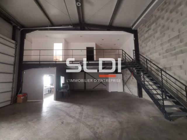 Locaux d'activités A LOUER - SAINT JEAN DE BOURNAY - 420 m²
