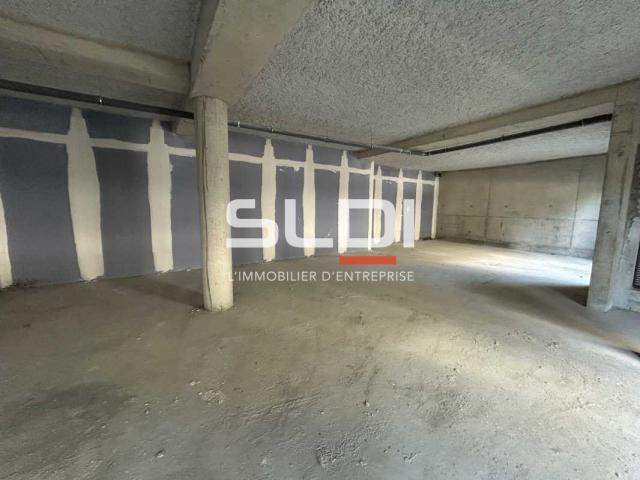 Commerces A VENDRE OU A LOUER - VILLEFRANCHE SUR SAONE - 501 m²