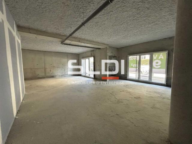 Commerces A VENDRE OU A LOUER - VILLEFRANCHE SUR SAONE - 501 m²