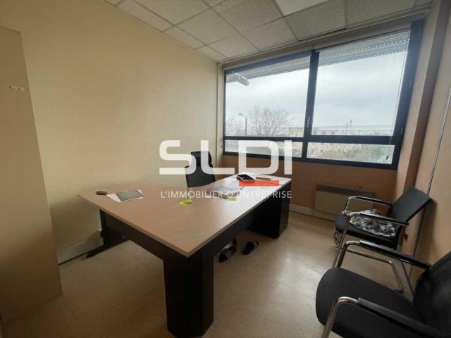 Bureaux A VENDRE - VAULX EN VELIN - 925 m²