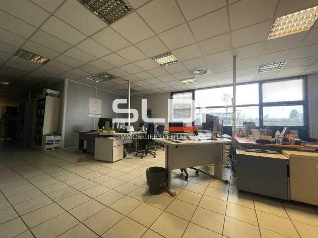 Bureaux A VENDRE - VAULX EN VELIN - 925 m²