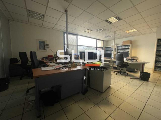 Bureaux A VENDRE - VAULX EN VELIN - 925 m²
