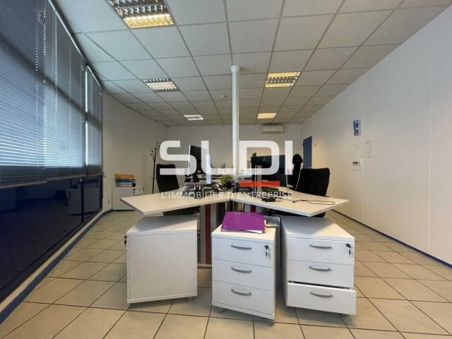 Bureaux A VENDRE - VAULX EN VELIN - 925 m²