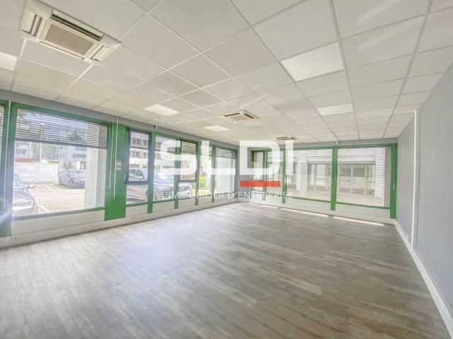 Bureaux A LOUER - BRON - 183 m²