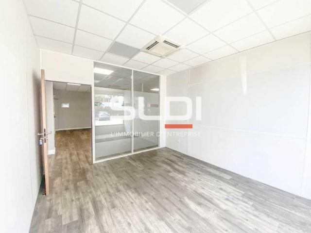 Bureaux A LOUER - BRON - 183 m²