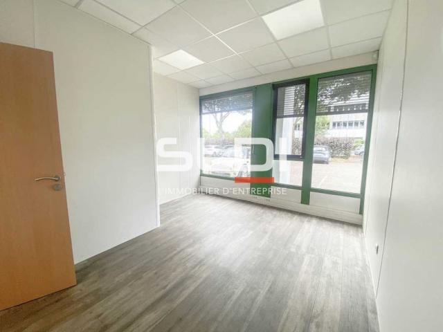 Bureaux A LOUER - BRON - 183 m²