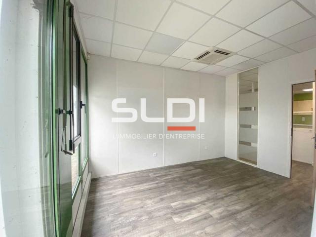 Bureaux A LOUER - BRON - 183 m²