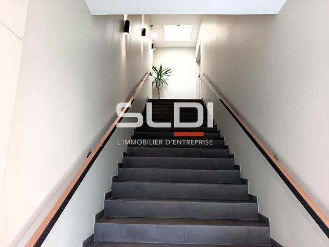 Bureaux A LOUER - VILLEURBANNE - 233 m²