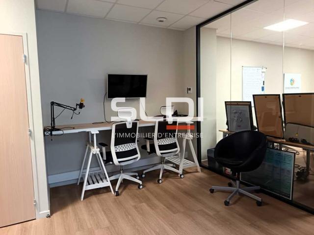 Bureaux A LOUER - VILLEURBANNE - 233 m²