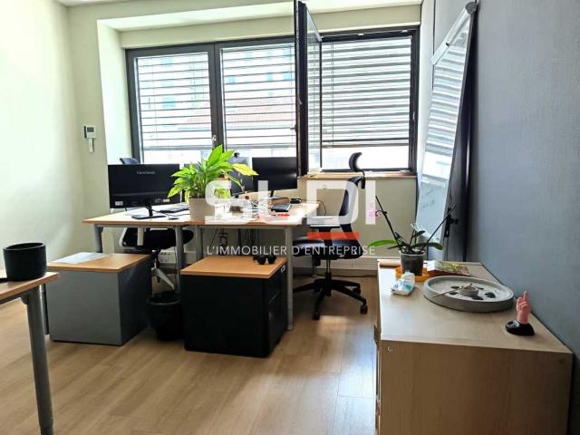 Bureaux A LOUER - VILLEURBANNE - 233 m²