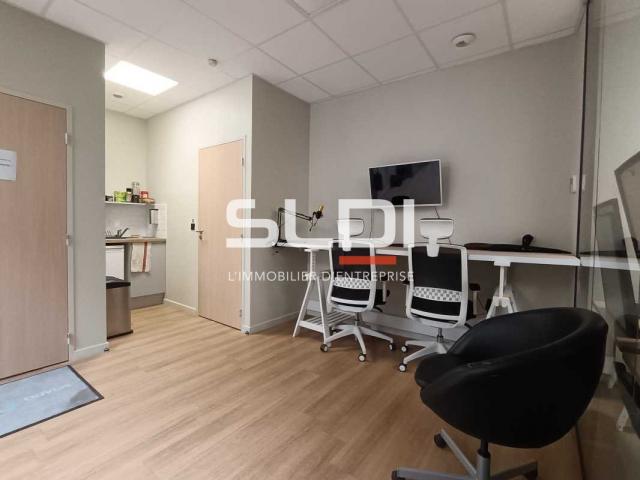 Bureaux A LOUER - VILLEURBANNE - 233 m²