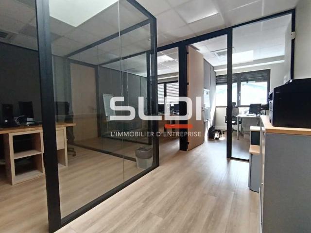Bureaux A LOUER - VILLEURBANNE - 233 m²