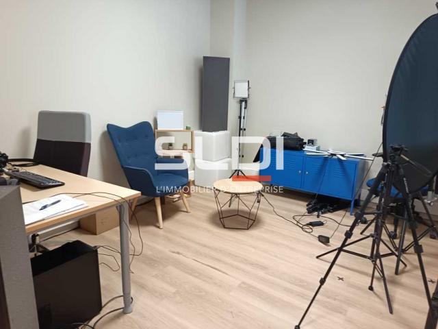 Bureaux A LOUER - VILLEURBANNE - 233 m²