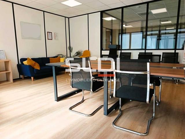 Bureaux A LOUER - VILLEURBANNE - 233 m²