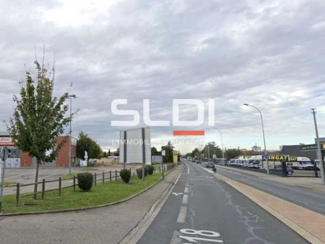 Commerces A LOUER - SAINT PRIEST - 1 014 m²