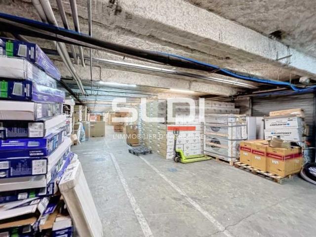 Locaux d'activités A VENDRE - VAULX EN VELIN - 1 800 m²
