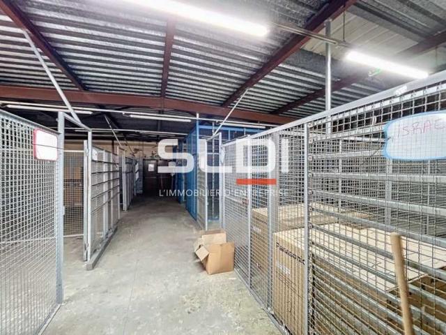 Locaux d'activités A VENDRE - VAULX EN VELIN - 1 800 m²
