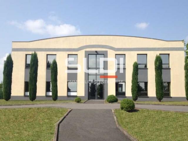 Locaux d'activités A LOUER - ARNAS - 1 440 m²