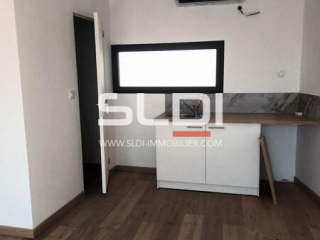 Bureaux A LOUER - CHASSIEU - 65 m²