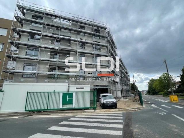 Commerces A LOUER - ECULLY - 99 m²