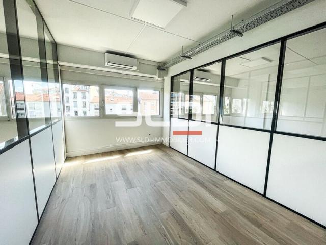 Bureaux A LOUER - LYON - 240 m²