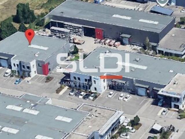 Locaux d'activités A LOUER - SAINT PRIEST - 598 m²