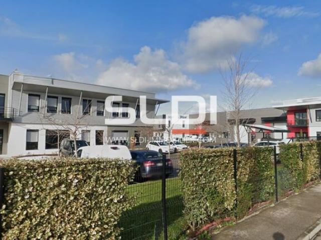 Locaux d'activités A LOUER - SAINT PRIEST - 598 m²