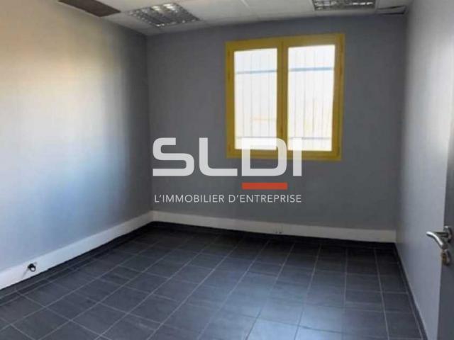 Locaux d'activités A LOUER - LA VERPILLIERE - 415 m²