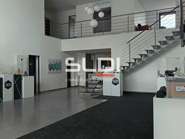 Locaux d'activités A VENDRE - DECINES CHARPIEU - 1 092 m²