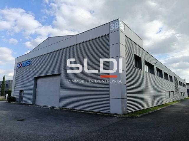 Locaux d'activités A VENDRE - DECINES CHARPIEU - 2 100 m²