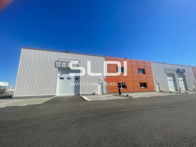 Locaux d'activités A LOUER - CHASSIEU - 2 106 m²