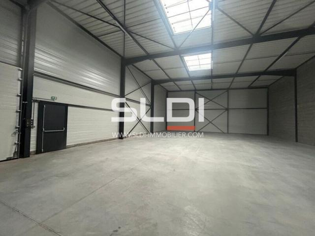 Locaux d'activités A VENDRE OU A LOUER - GENAY - 475 m²