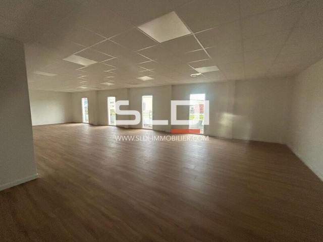 Locaux d'activités A VENDRE OU A LOUER - GENAY - 475 m²