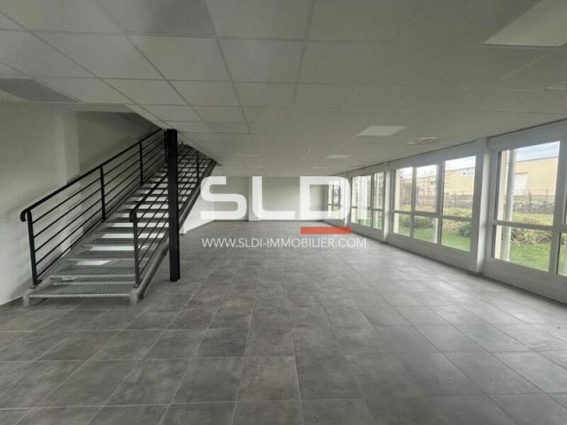 Locaux d'activités A VENDRE OU A LOUER - GENAY - 475 m²