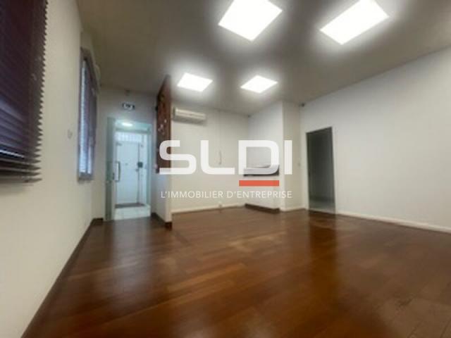 Bureaux A LOUER - DECINES CHARPIEU - 47 m²