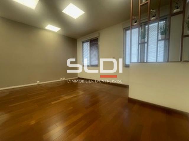 Bureaux A LOUER - DECINES CHARPIEU - 47 m²