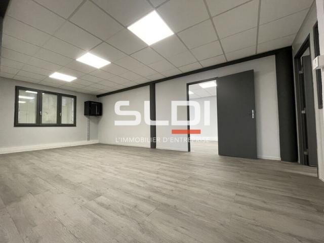 Bureaux A LOUER - SAINT SYMPHORIEN D'OZON - 151 m²