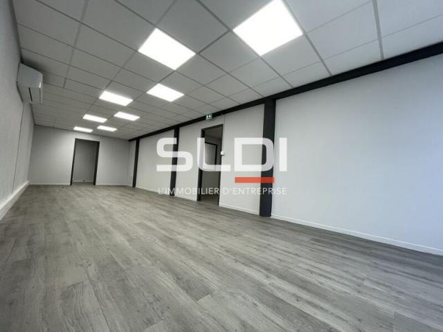 Bureaux A LOUER - SAINT SYMPHORIEN D'OZON - 151 m²