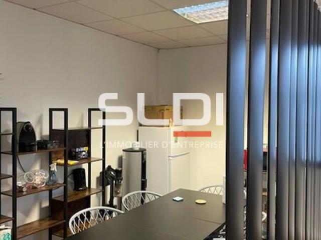 Bureaux A LOUER - VILLEURBANNE - 100 m²