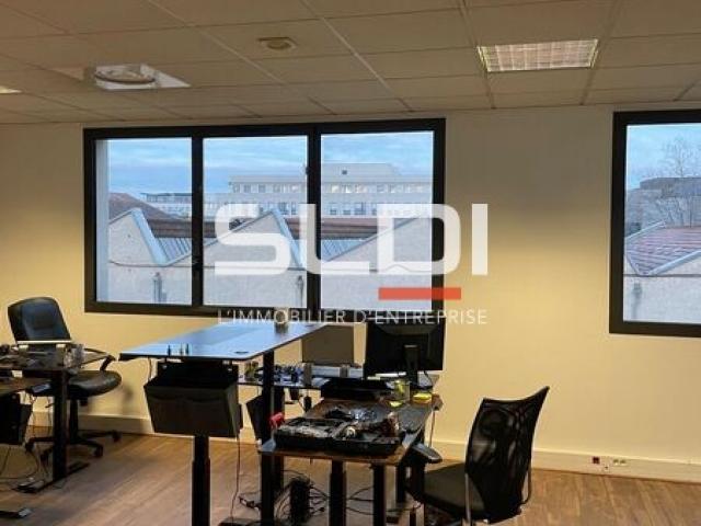 Bureaux A LOUER - VILLEURBANNE - 100 m²